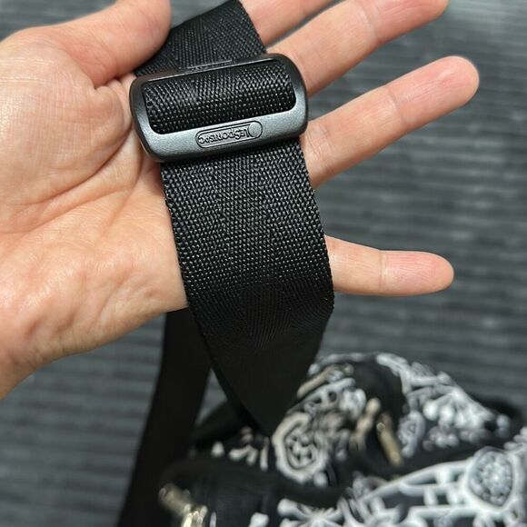 LeSportsac Large Floral Black And White Duffle Bag - Picture 8 of 10